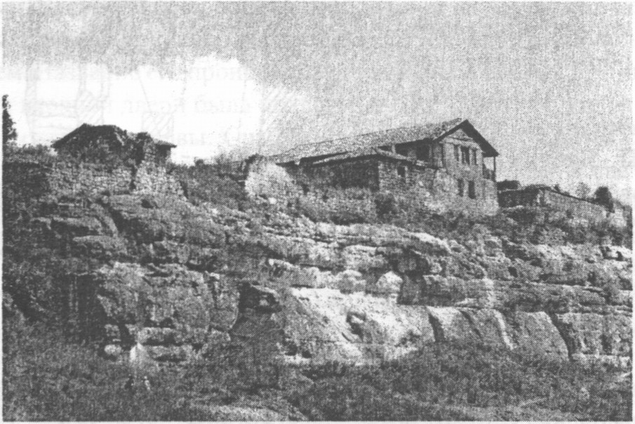 Рис. 71. Чуфут-кале. Усадьба А.С. Фирковича Рис. 71. Чуфут-кале. Усадьба А.С. Фирковича