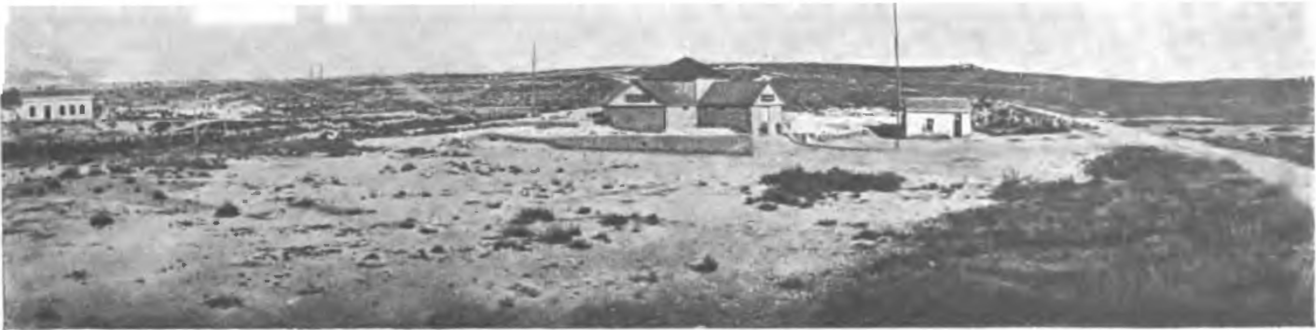 Рис. 75. Местность, среди которой расположен загородный крестообразный храм Рис. 75. Местность, среди которой расположен загородный крестообразный храм