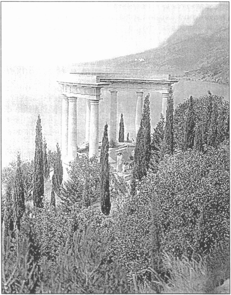 Полуротонда в парке (фото начала XX в.) Полуротонда в парке (фото начала XX в.)