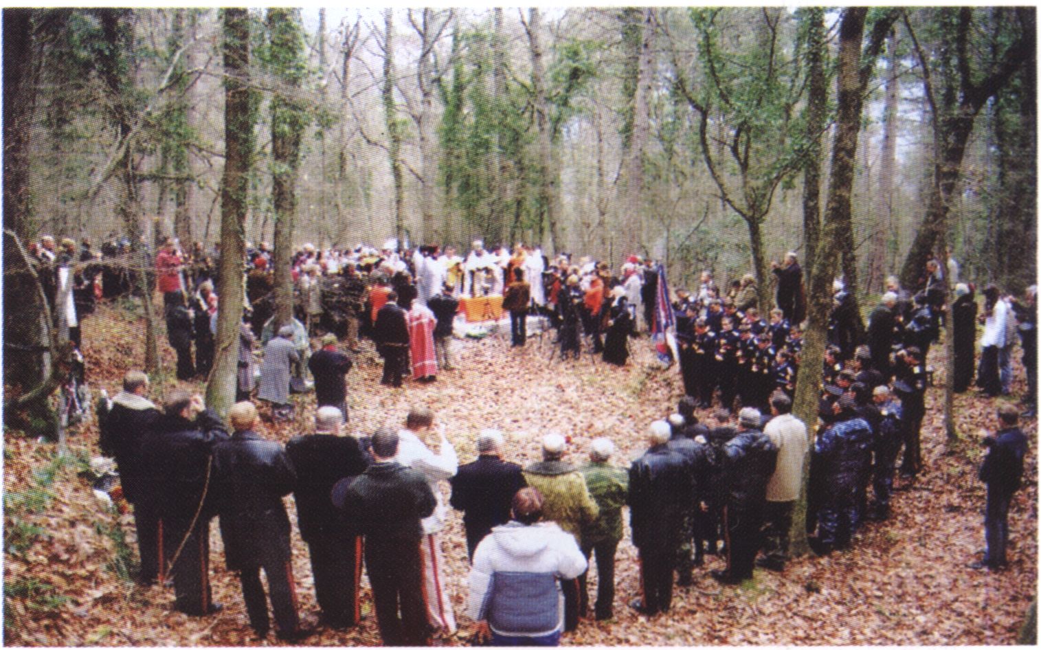 Закладка часовни-памятника в Багреевке. 10 декабря 2005 г. Фото Владимира Евдокимова Закладка часовни-памятника в Багреевке. 10 декабря 2005 г. Фото Владимира Евдокимова