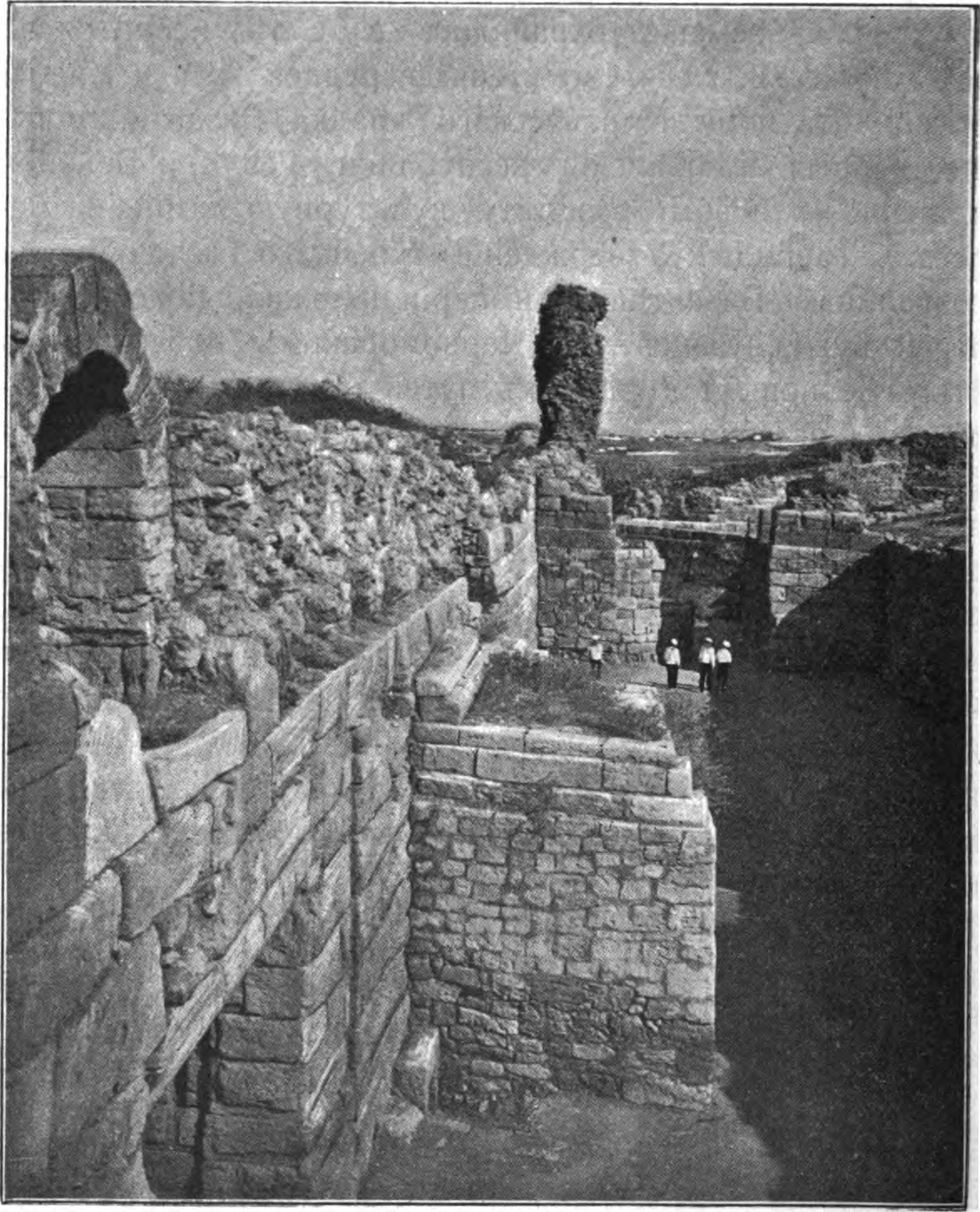 Стены Херсонеса в 1905 г. Стены Херсонеса в 1905 г.