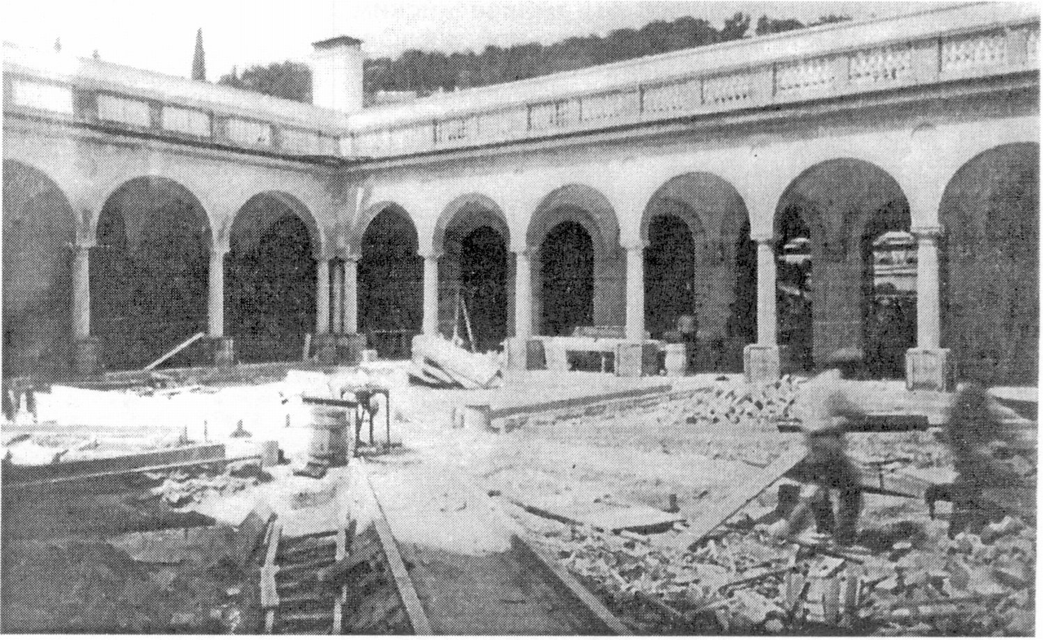 Строительство Ливадийского дворца. Итальянский дворик — композиционный центр здания. 1910—1911 гг