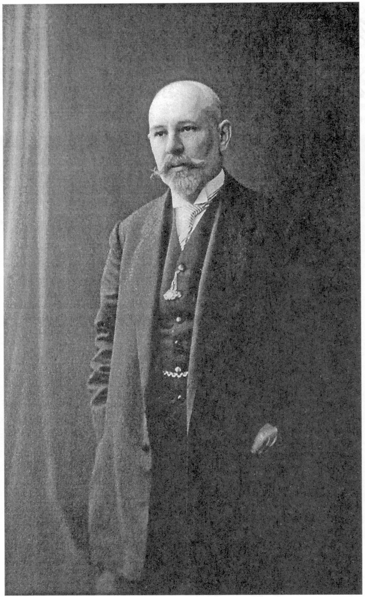 Архитектор Высочайшего Двора академик Николай Петрович Краснов. 1864—1939 Архитектор Высочайшего Двора академик Николай Петрович Краснов. 1864—1939