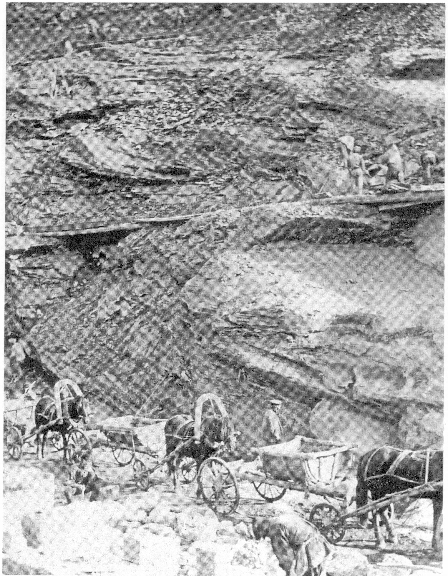Строительство винного подвала в Массандре. Общий вид работ. Октябрь 1895 г