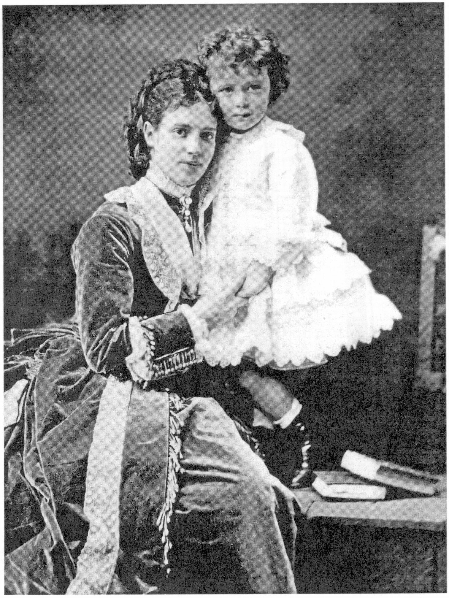 Цесаревна великая княгиня Мария Федоровна с сыном Николаем