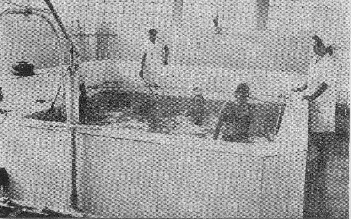 Бассейн для кинезотерапии в водогрязелечебнице санатория имени Н.Н. Бурденко Бассейн для кинезотерапии в водогрязелечебнице санатория имени Н.Н. Бурденко