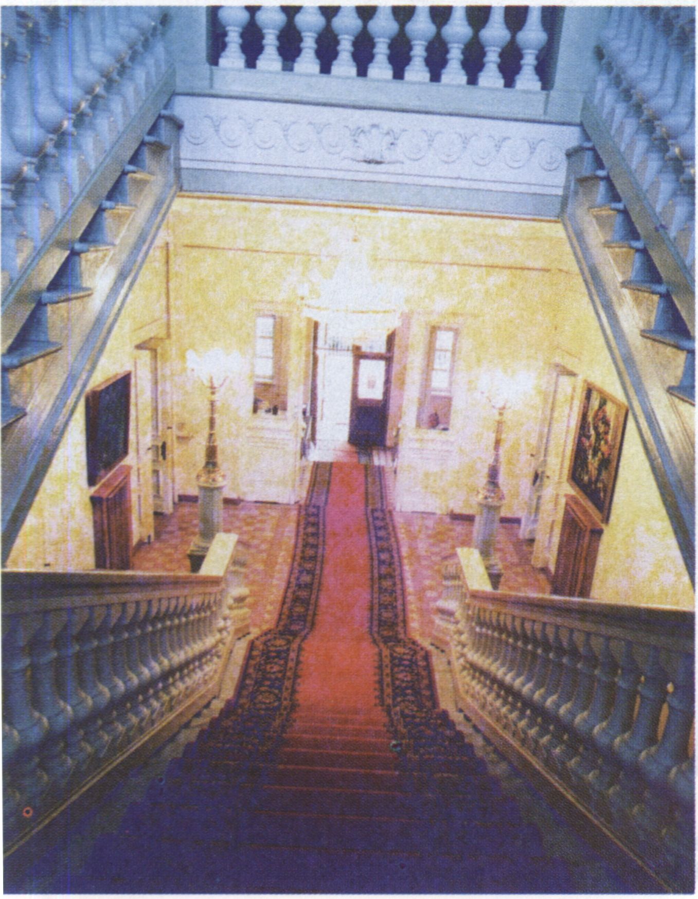 Парадная лестница Парадная лестница