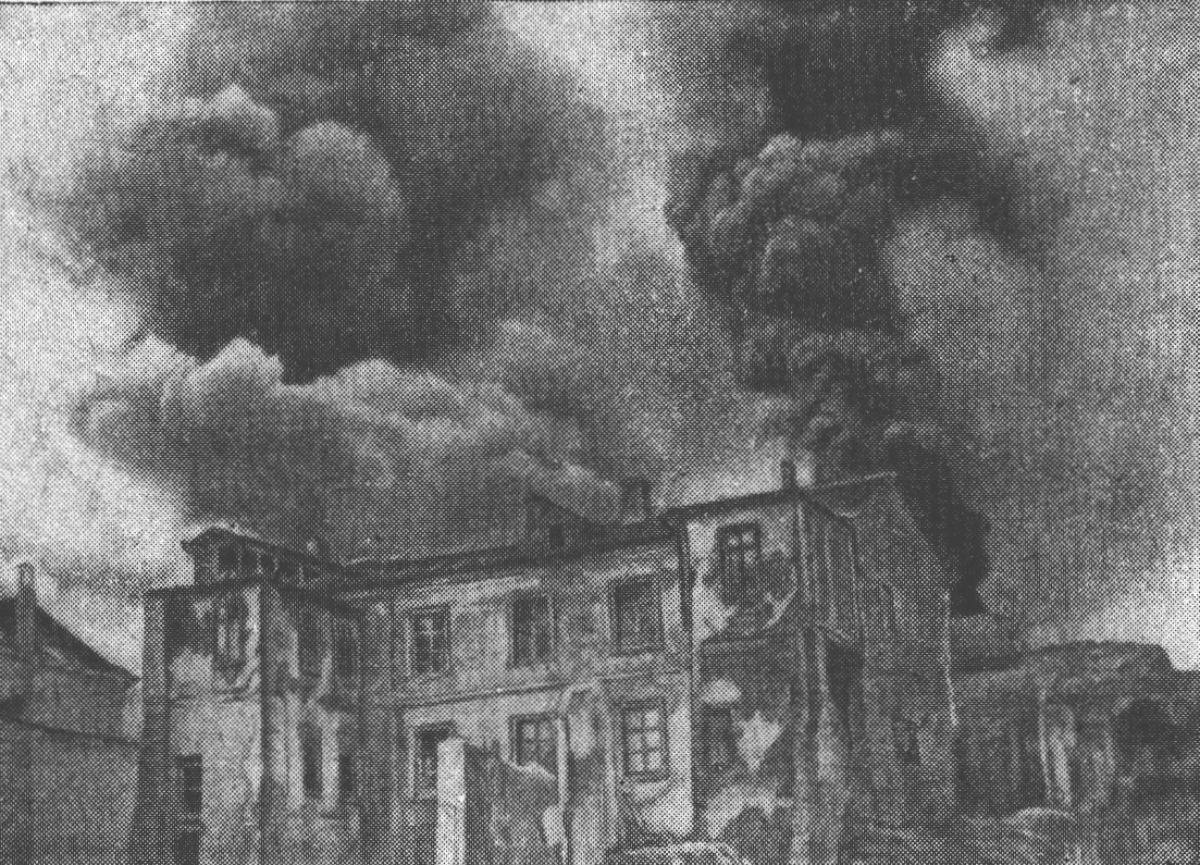Перед оставлением Севастополя гитлеровцы подожгли сохранившиеся здания