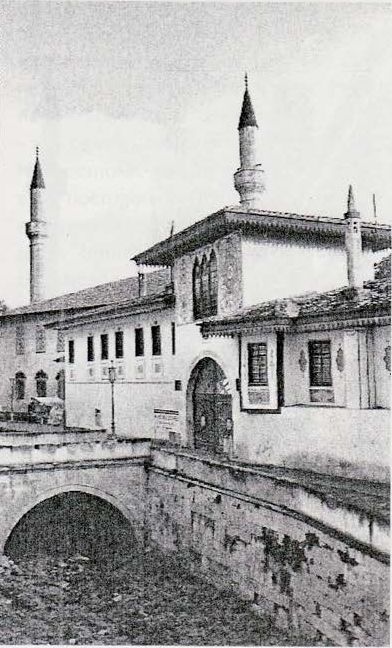 Вход в ханский дворец. Фото В. Рябцева Вход в ханский дворец. Фото В. Рябцева