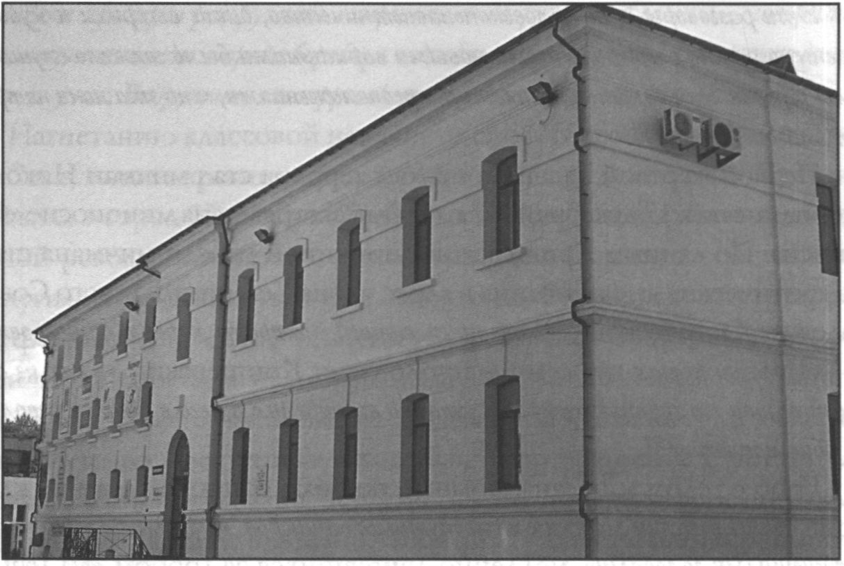 Бывшее здание Севастопольского тюремного замка (ныне торговый комплекс «Новый бульвар») Июнь 2009 г Бывшее здание Севастопольского тюремного замка (ныне торговый комплекс «Новый бульвар») Июнь 2009 г