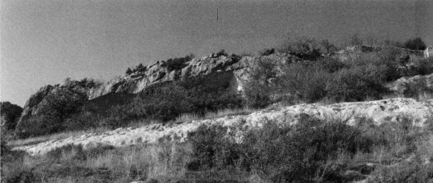 Мангуп. Естественный грот и укрепление A.XVII. Вид с юга