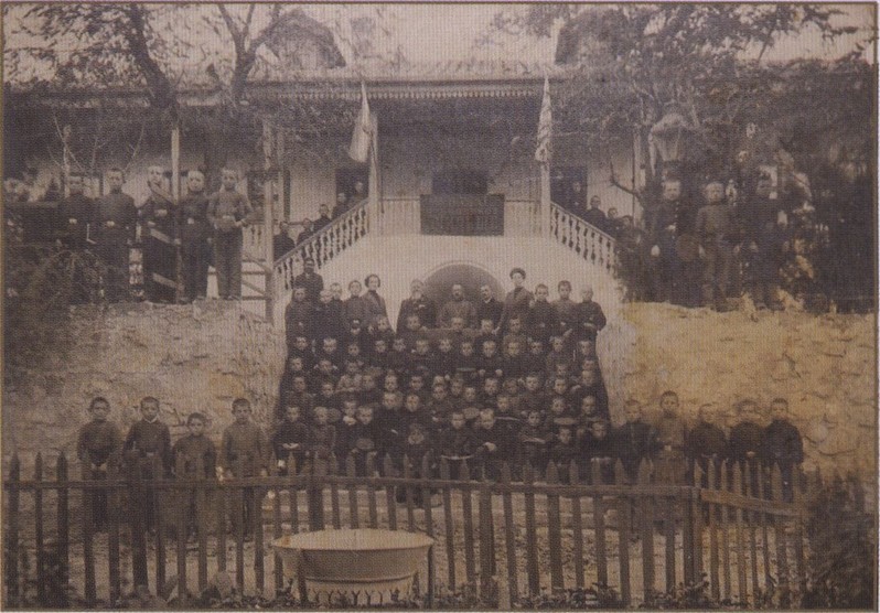 Мужское приходское училище (из фондов Феодосийского музея древностей) Мужское приходское училище (из фондов Феодосийского музея древностей)