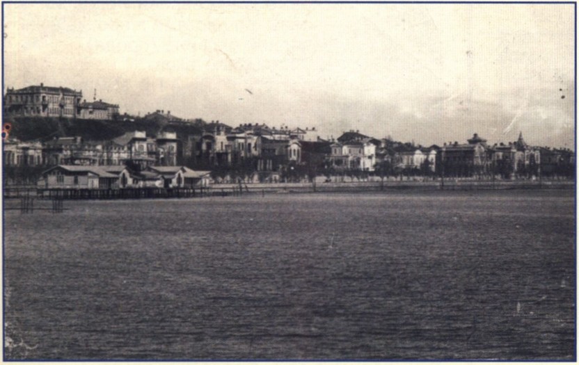 Дачи на феодосийской набережной. 20—30-е гг. XX в Дачи на феодосийской набережной. 20—30-е гг. XX в