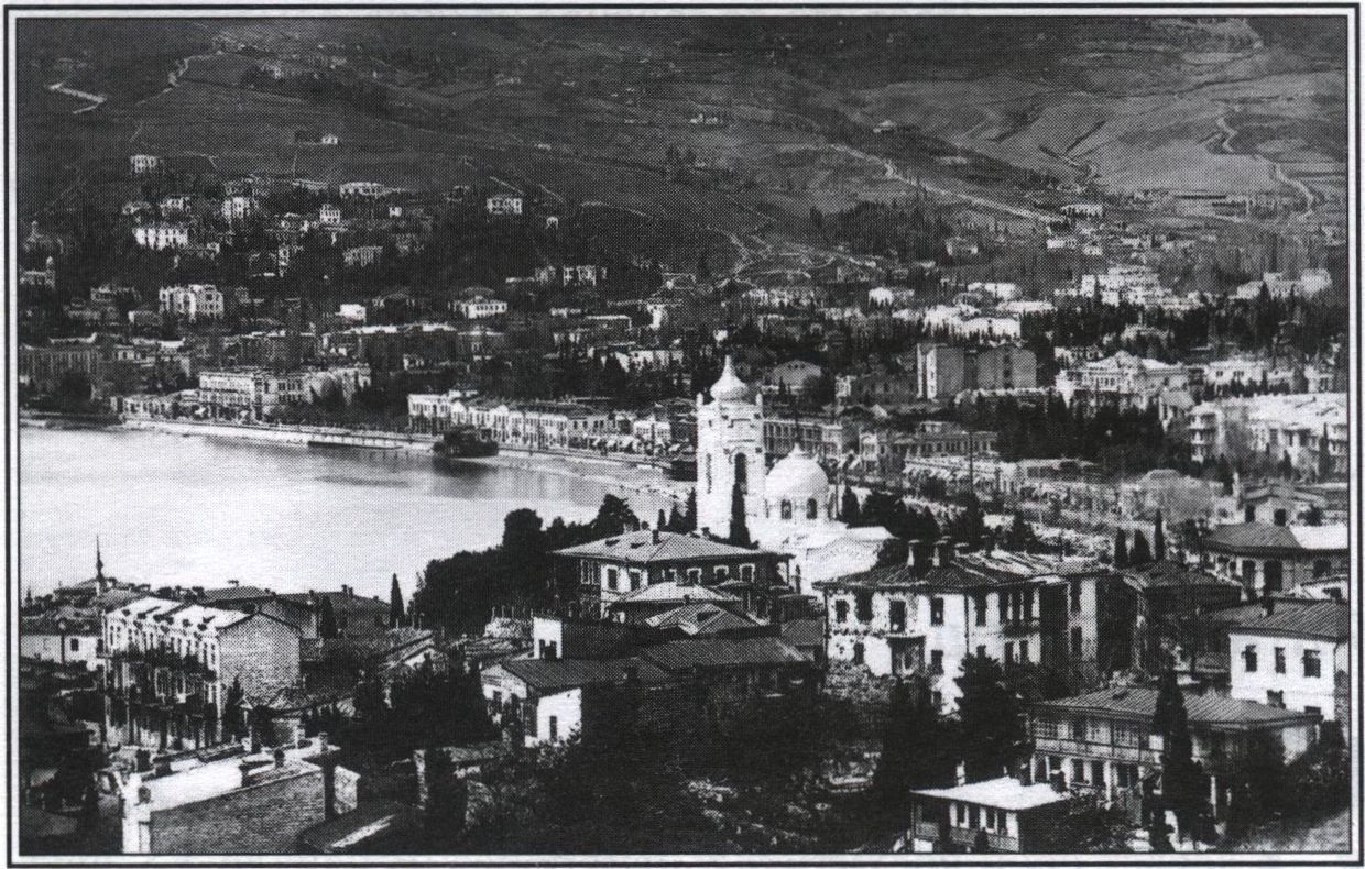 Панорама Ялты. Фото начала XX в. Панорама Ялты. Фото начала XX в.